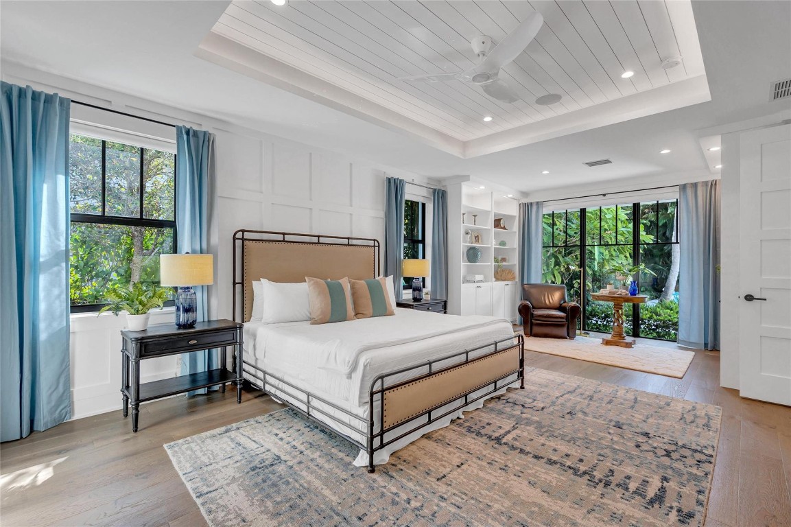 450 N Swinton Avenue