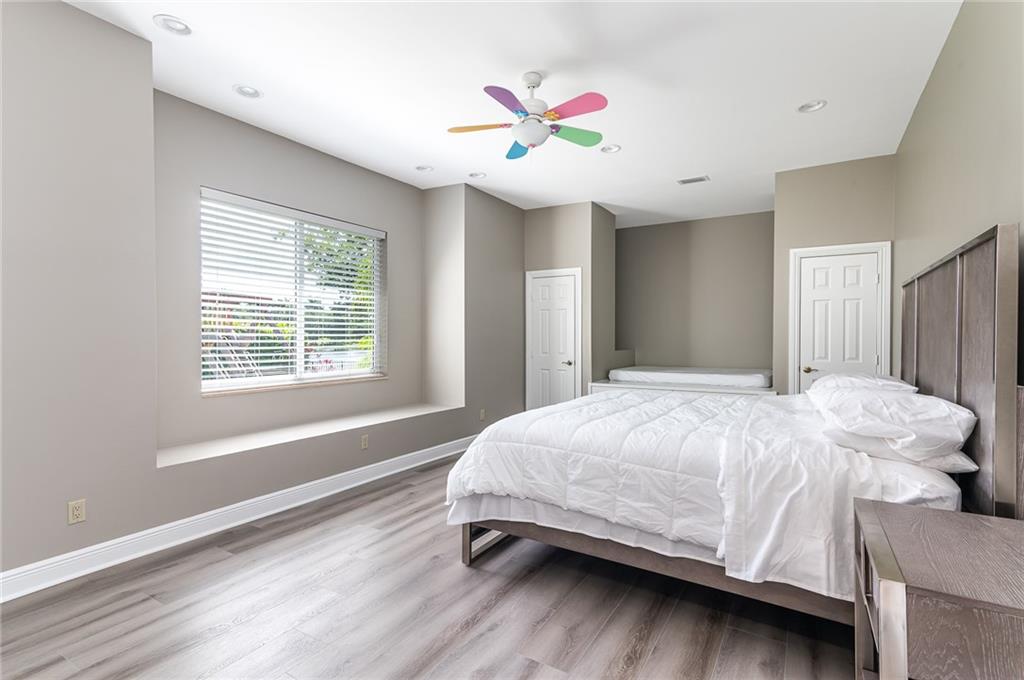 Heron Bay Two 159-39 B - Residential