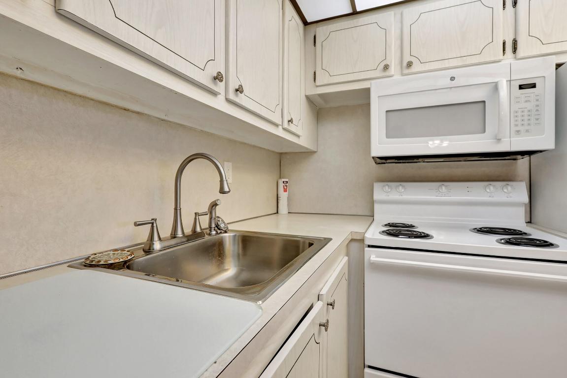NORWICH CONDO - Residential Lease
