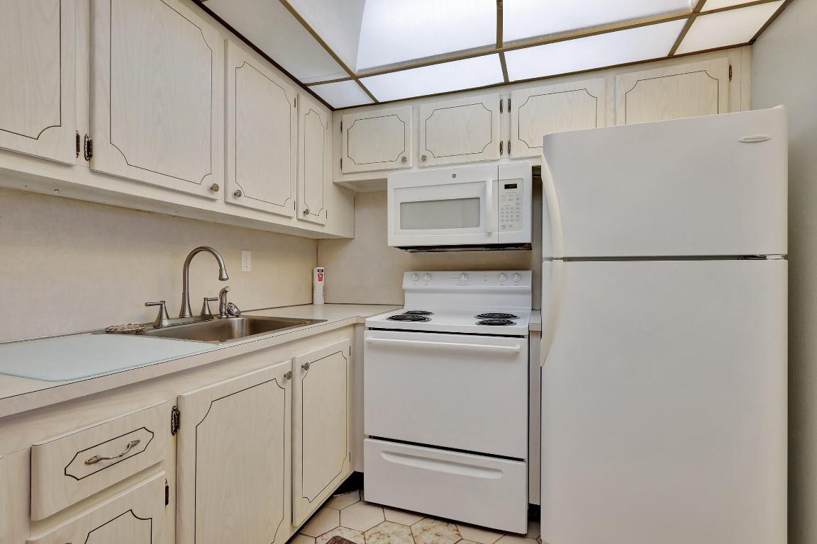 NORWICH CONDO - Residential Lease