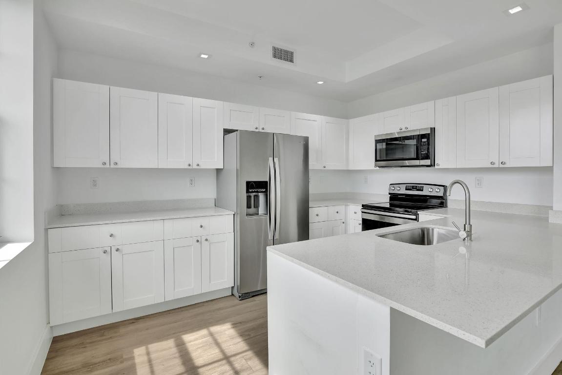 MAIN STREET LOFTS - Residential