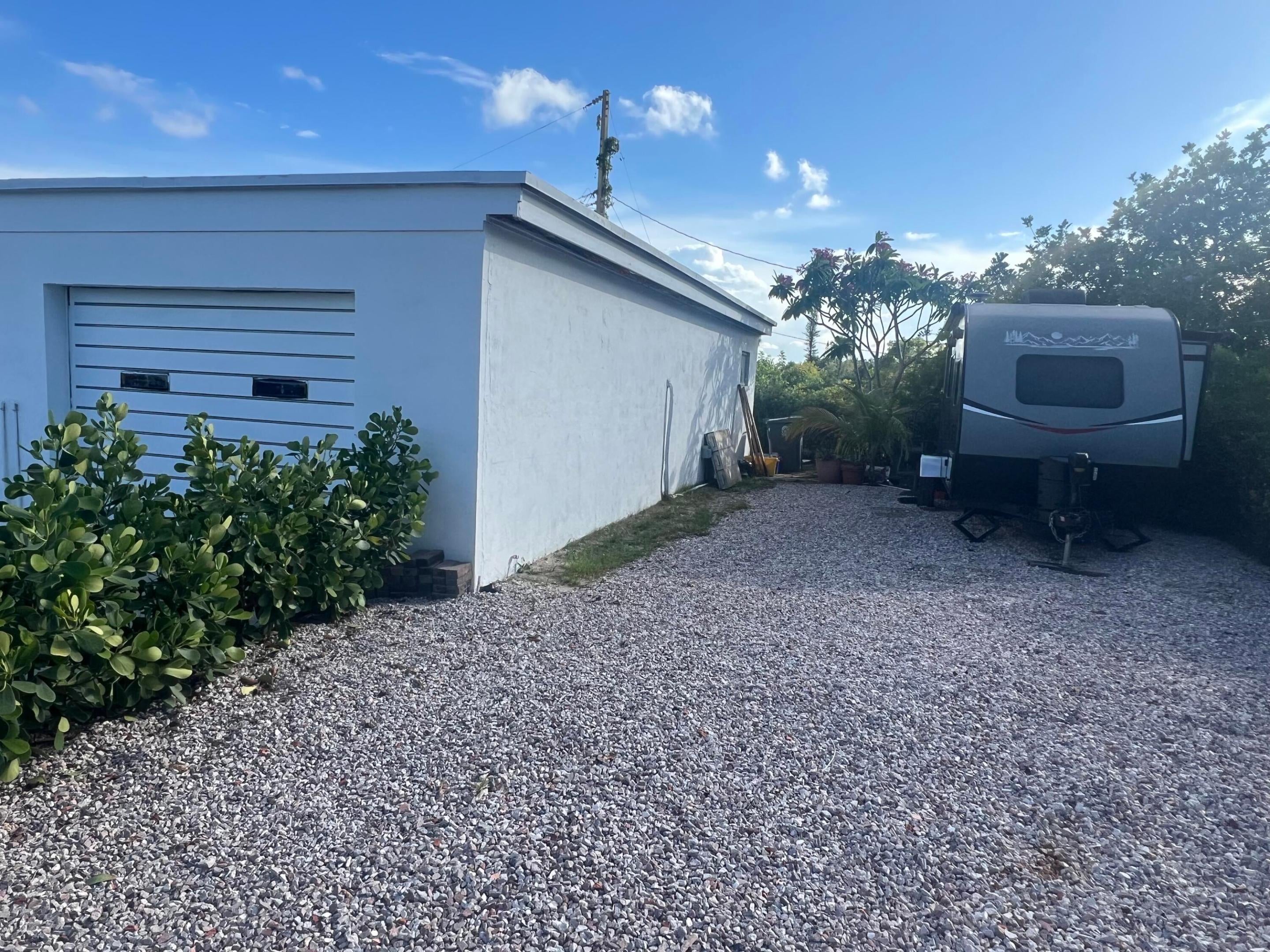 9201 Highpoint Drive lot