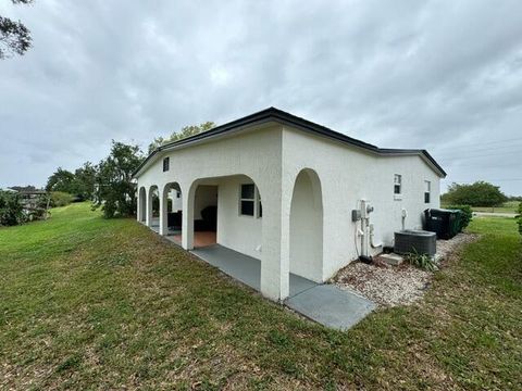 A home in Okeechobee