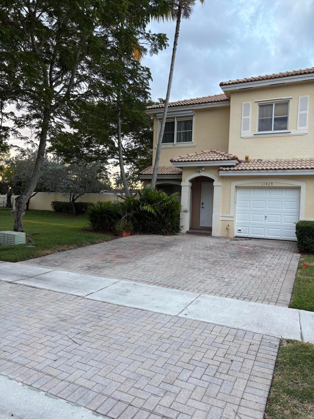Photo of 11429 NW 34th Place, Sunrise, FL 33323 (MLS # B26021379)