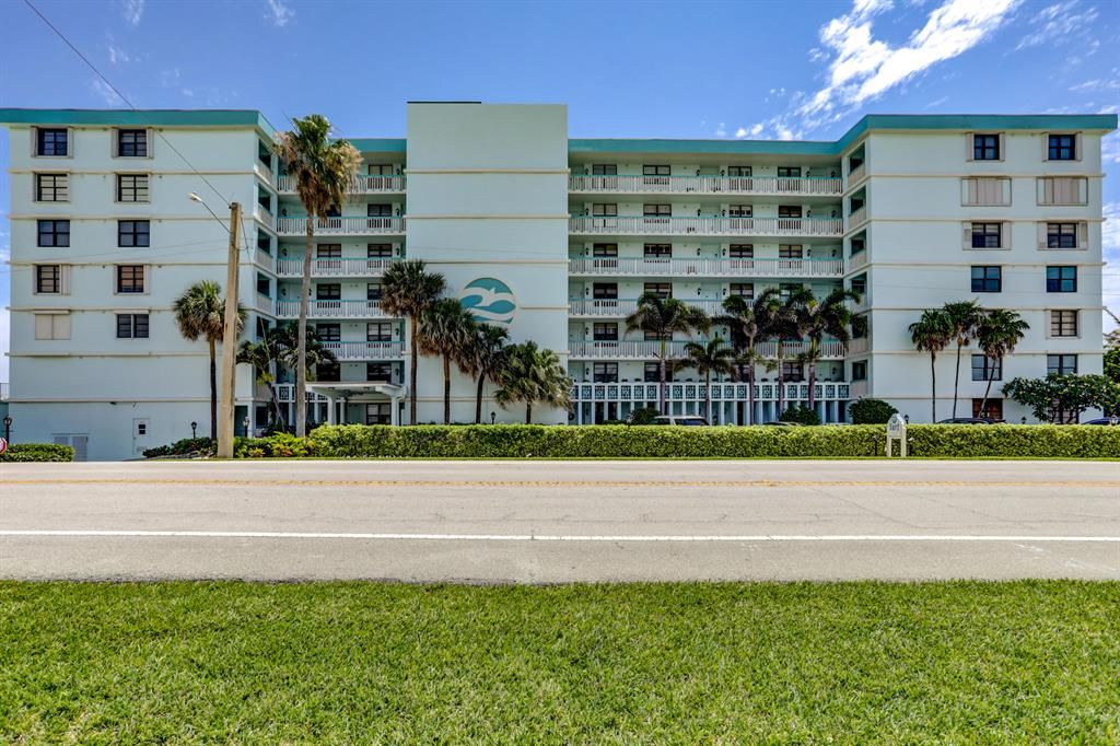 Photo of 900 Ocean Drive #706, Juno Beach, FL 33408 (MLS # R10733393)