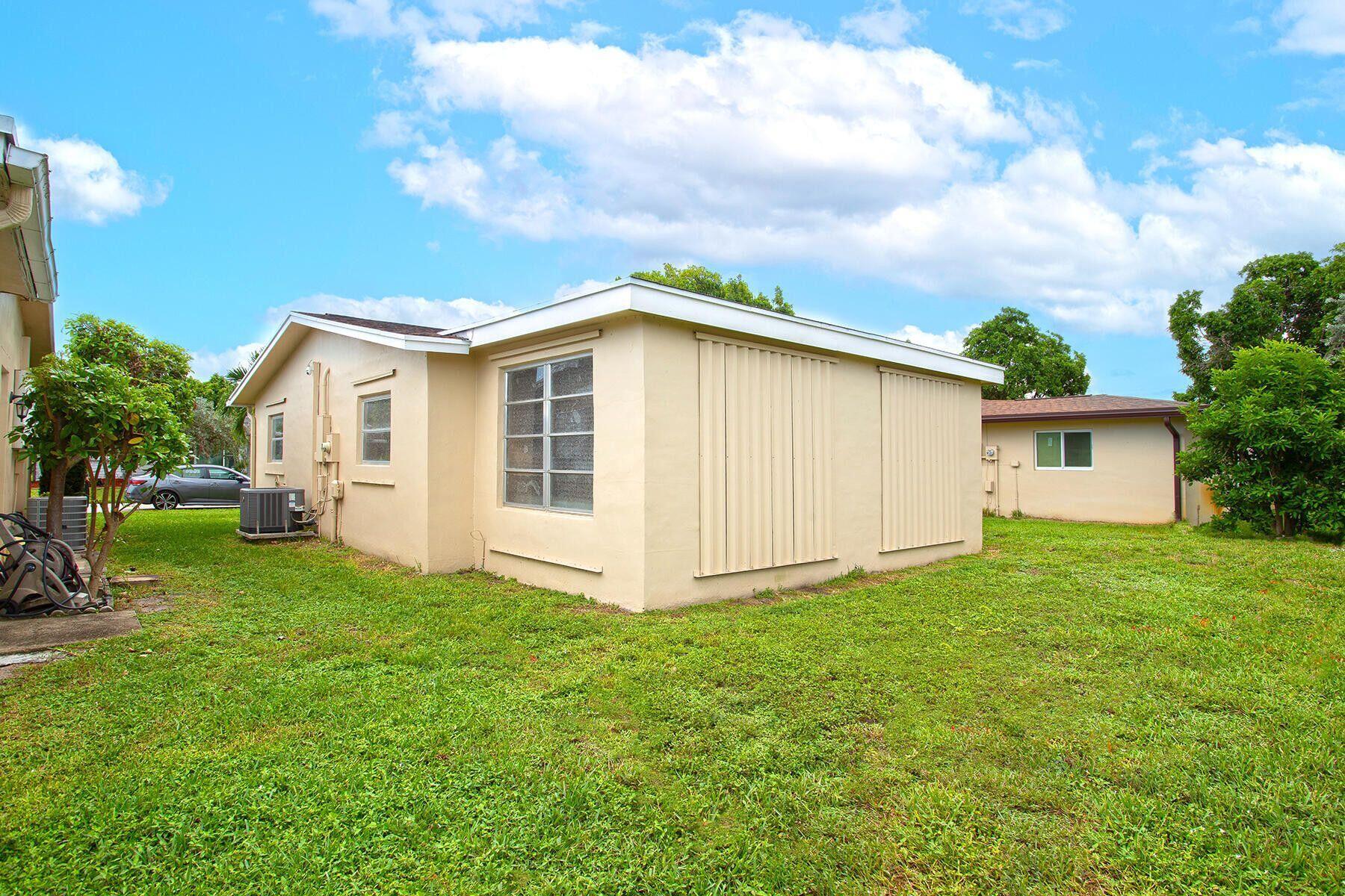 CRYSTAL LAKE 4TH SEC - Residential Lease