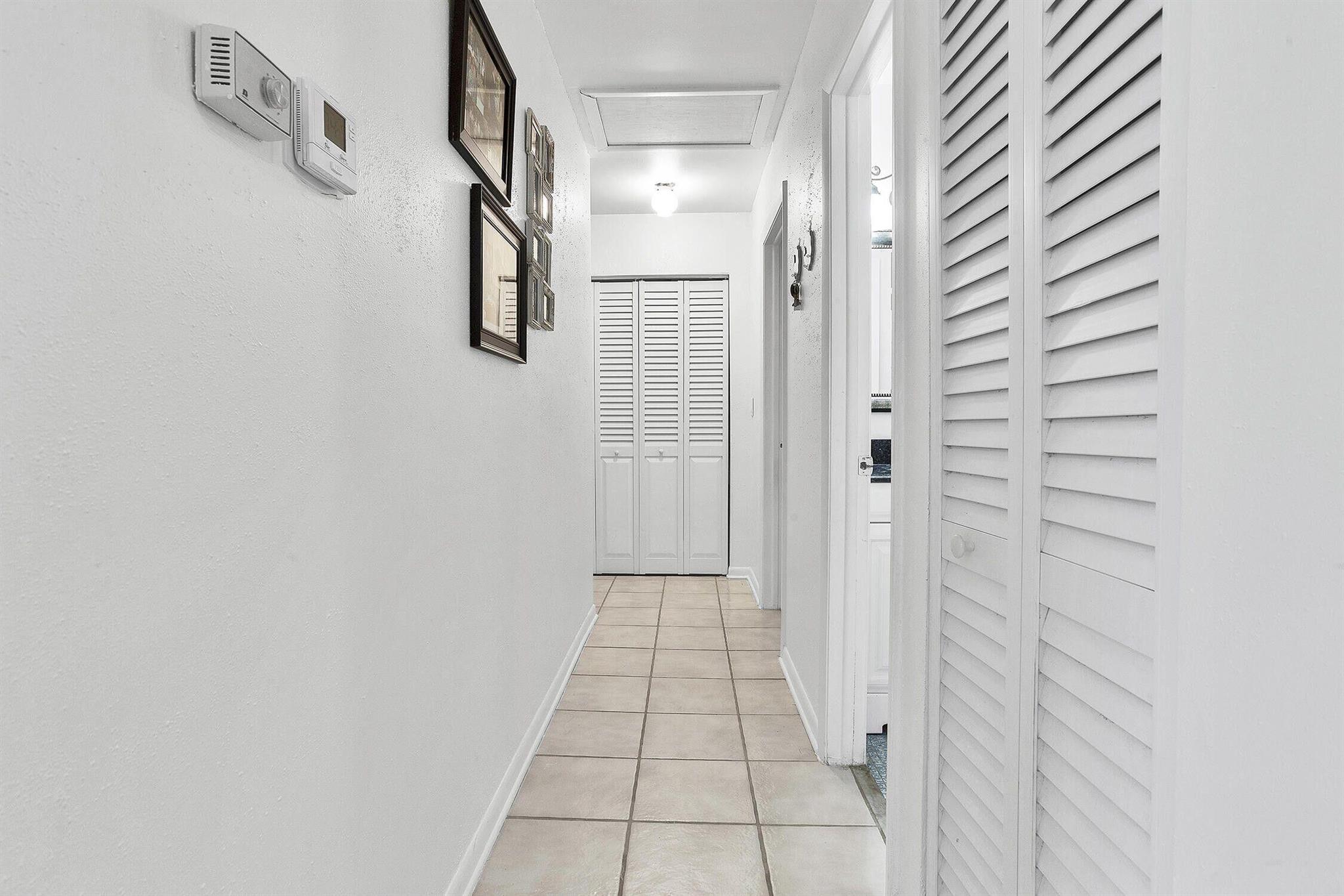 CRYSTAL LAKE 4TH SEC - Residential Lease