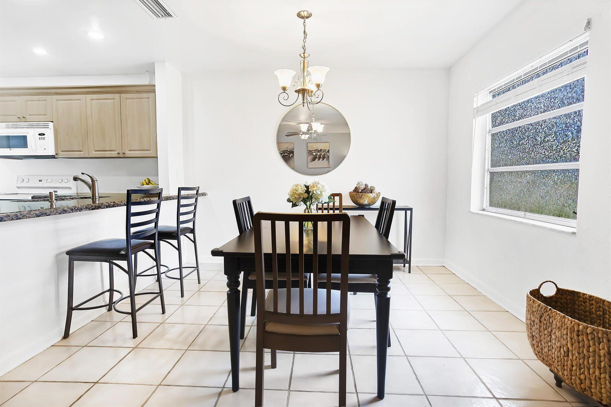CRYSTAL LAKE 4TH SEC - Residential Lease