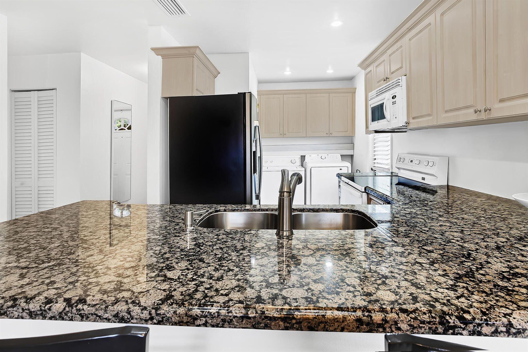 CRYSTAL LAKE 4TH SEC - Residential Lease
