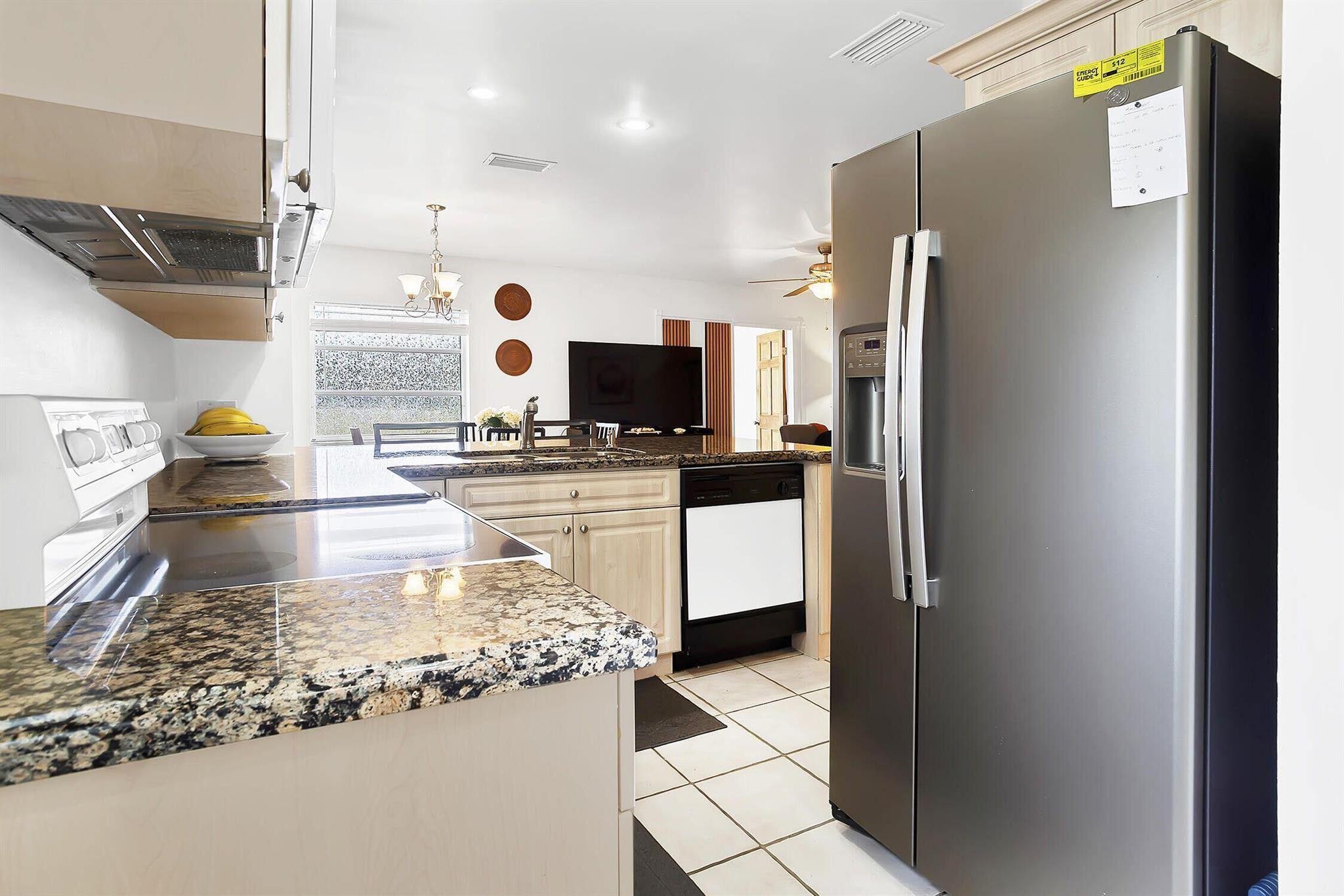 CRYSTAL LAKE 4TH SEC - Residential Lease