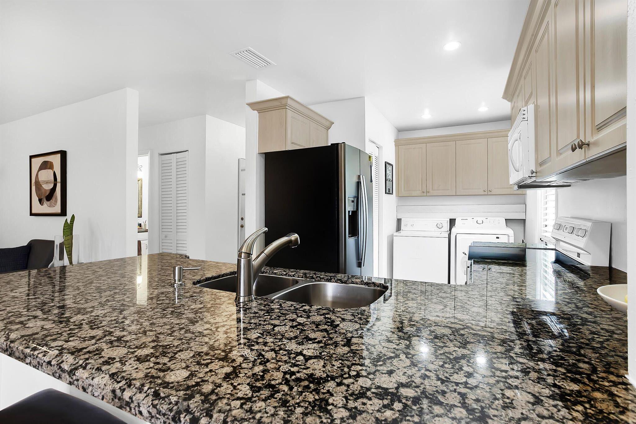 CRYSTAL LAKE 4TH SEC - Residential Lease
