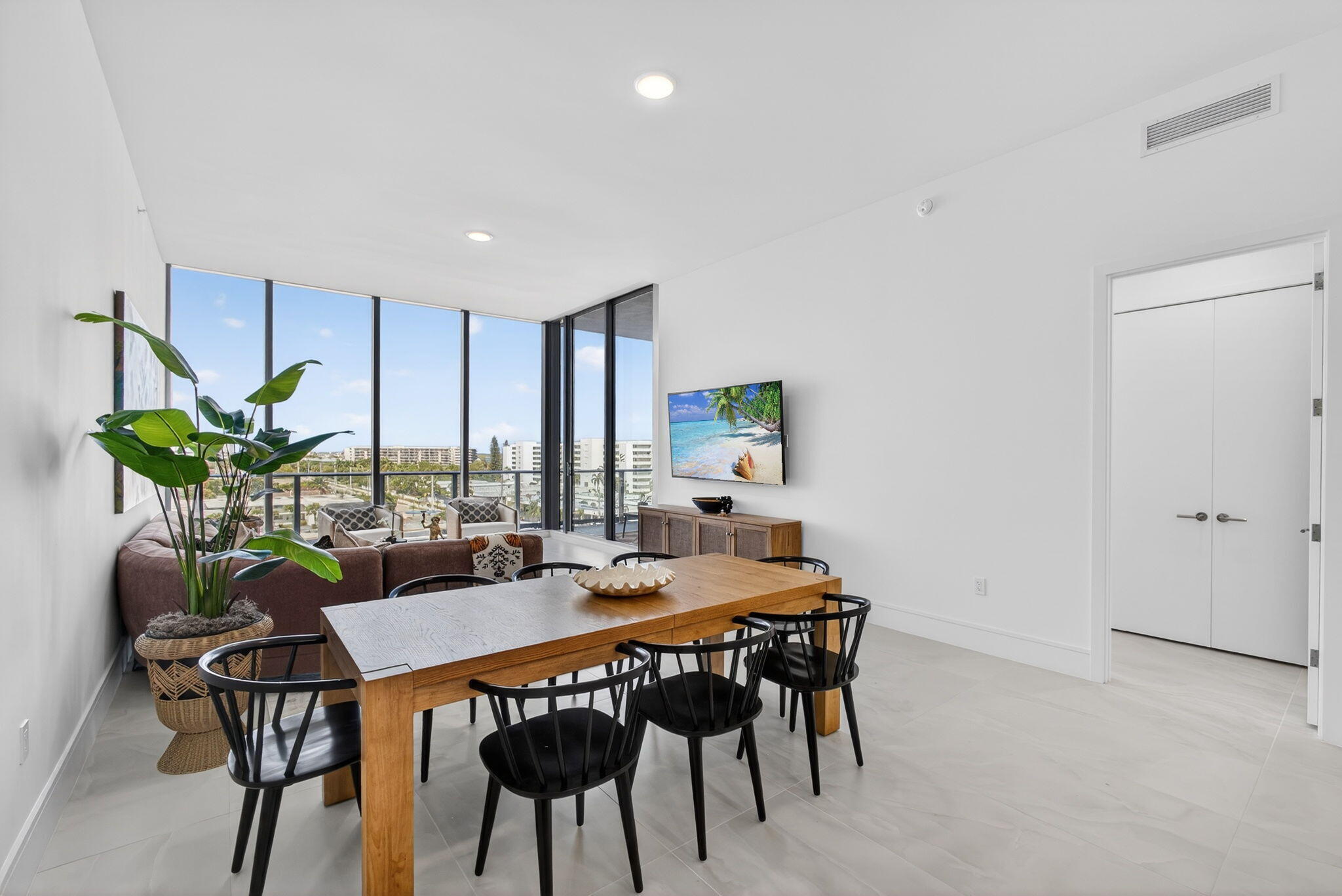 NAUTILUS 220 CONDO - Residential