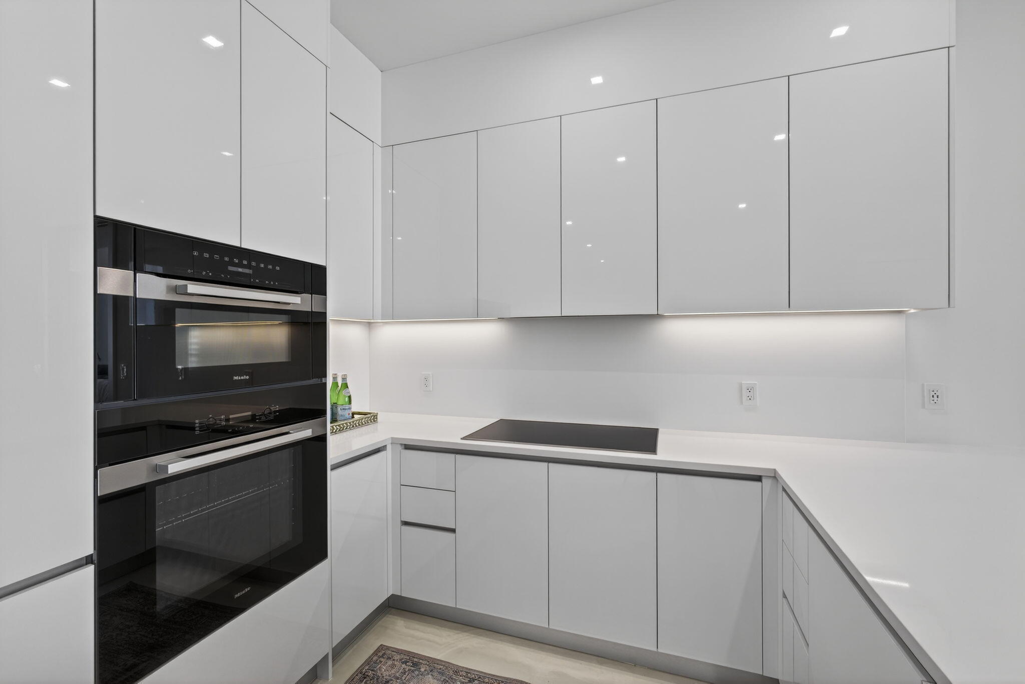 NAUTILUS 220 CONDO - Residential