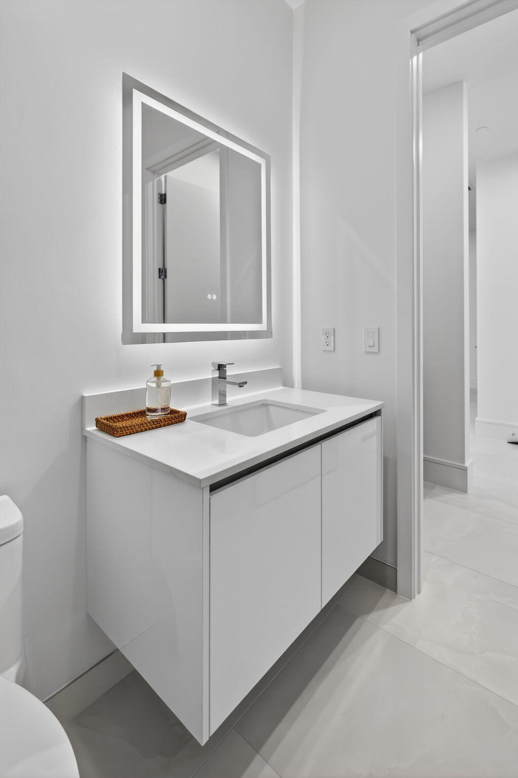 NAUTILUS 220 CONDO - Residential