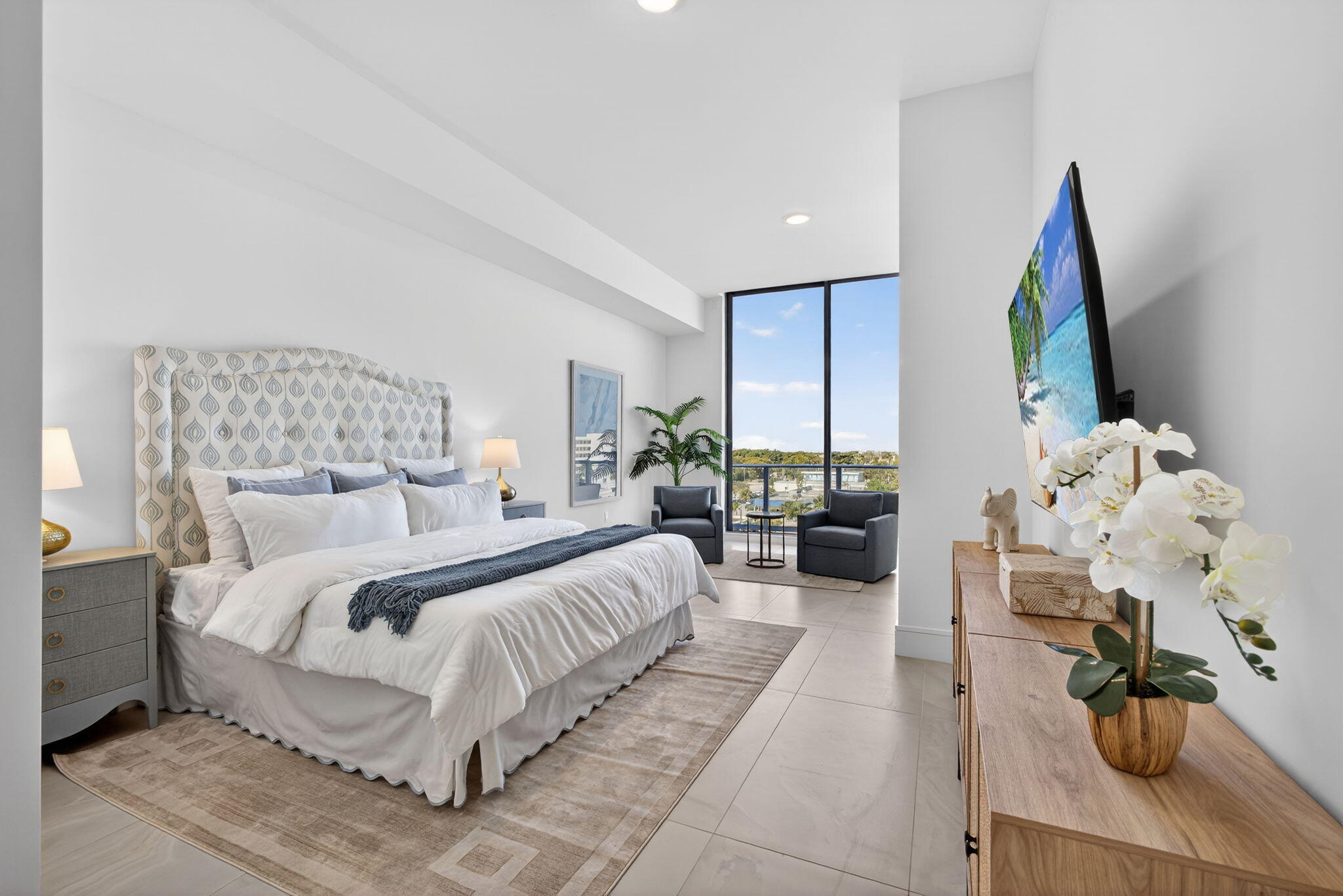 NAUTILUS 220 CONDO - Residential