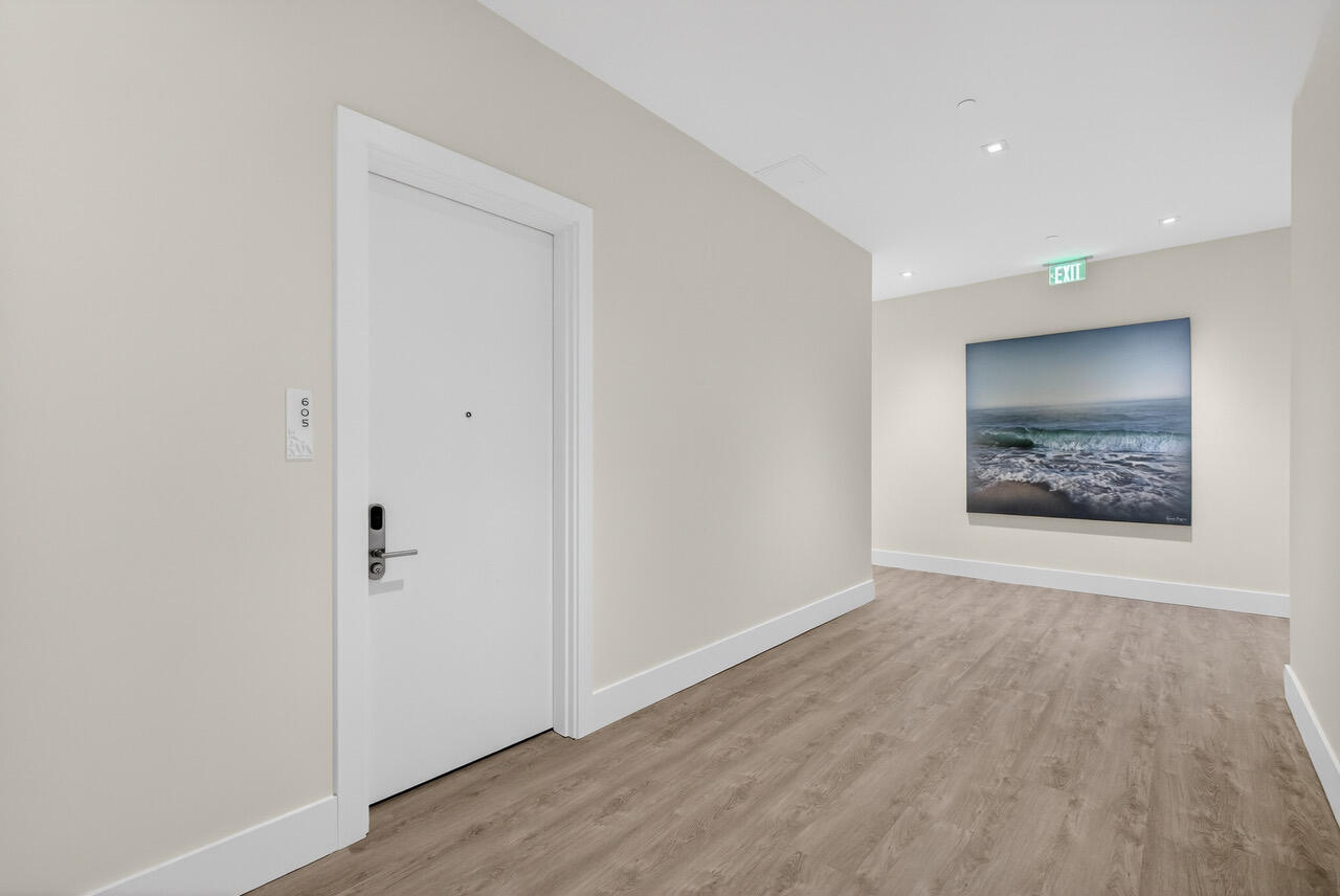 NAUTILUS 220 CONDO - Residential