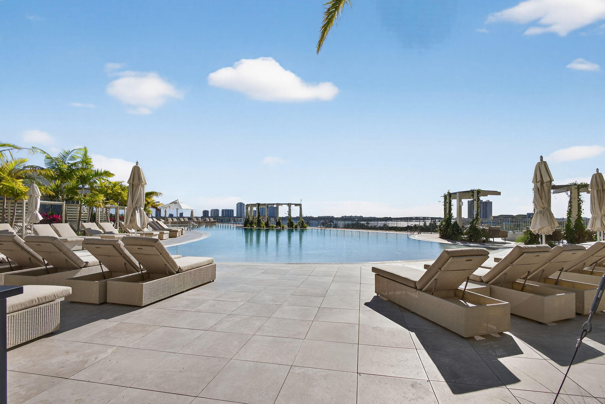 NAUTILUS 220 CONDO - Residential