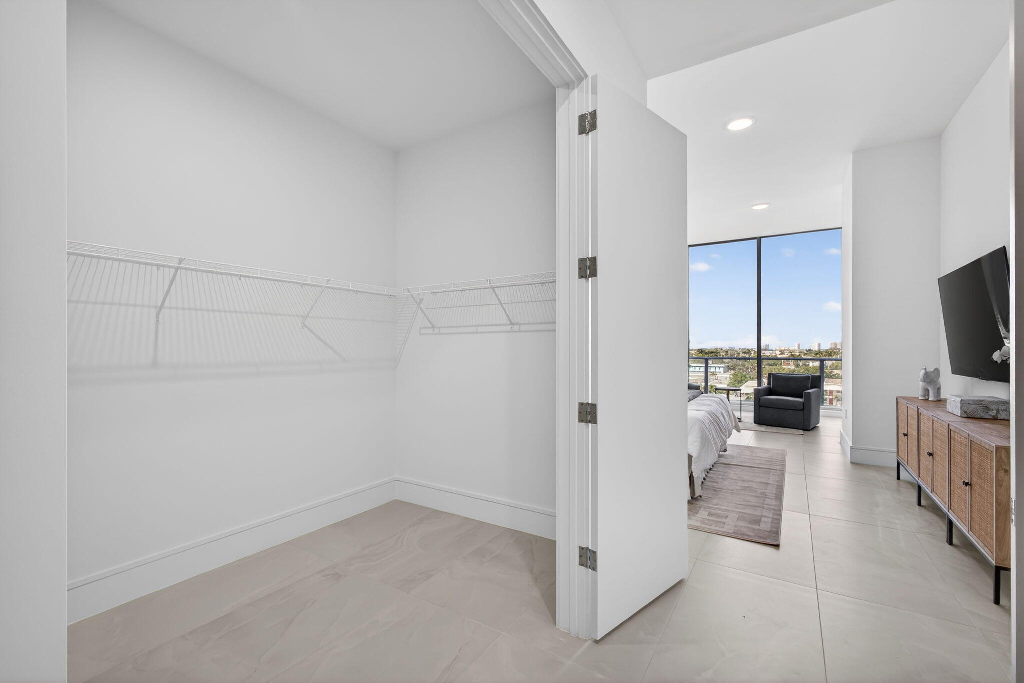 NAUTILUS 220 CONDO - Residential