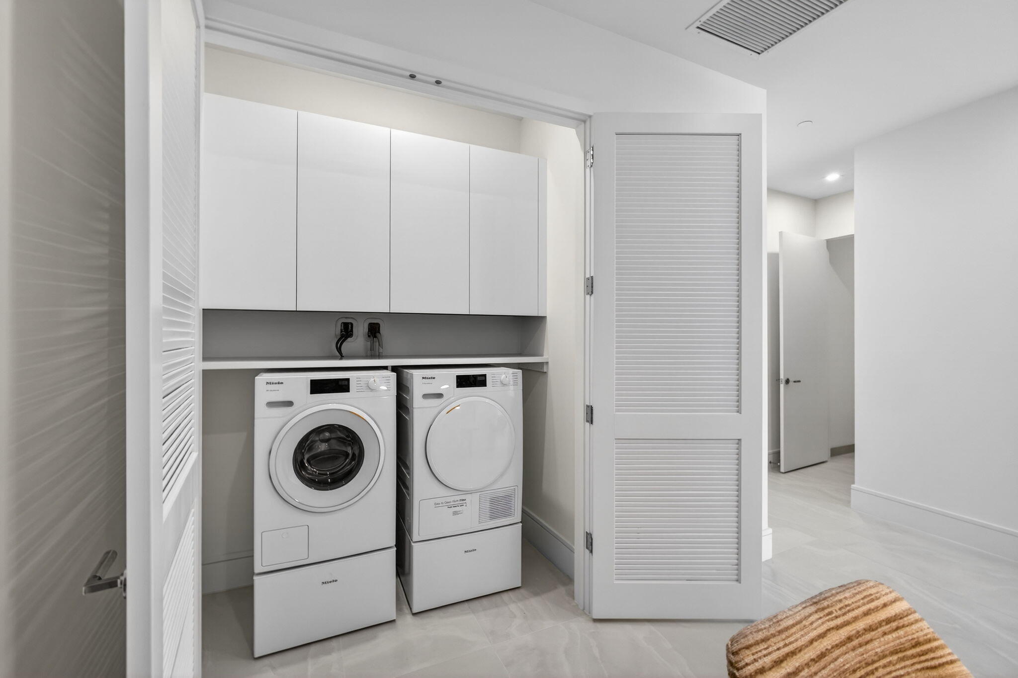 NAUTILUS 220 CONDO - Residential