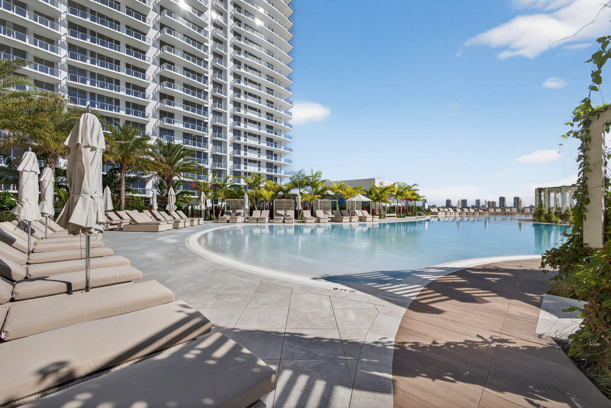 NAUTILUS 220 CONDO - Residential