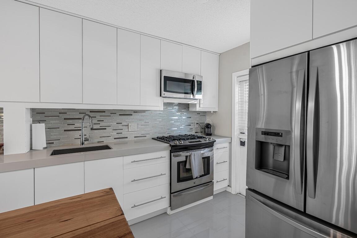 BOCA GOLFVIEW CONDO - Residential Lease