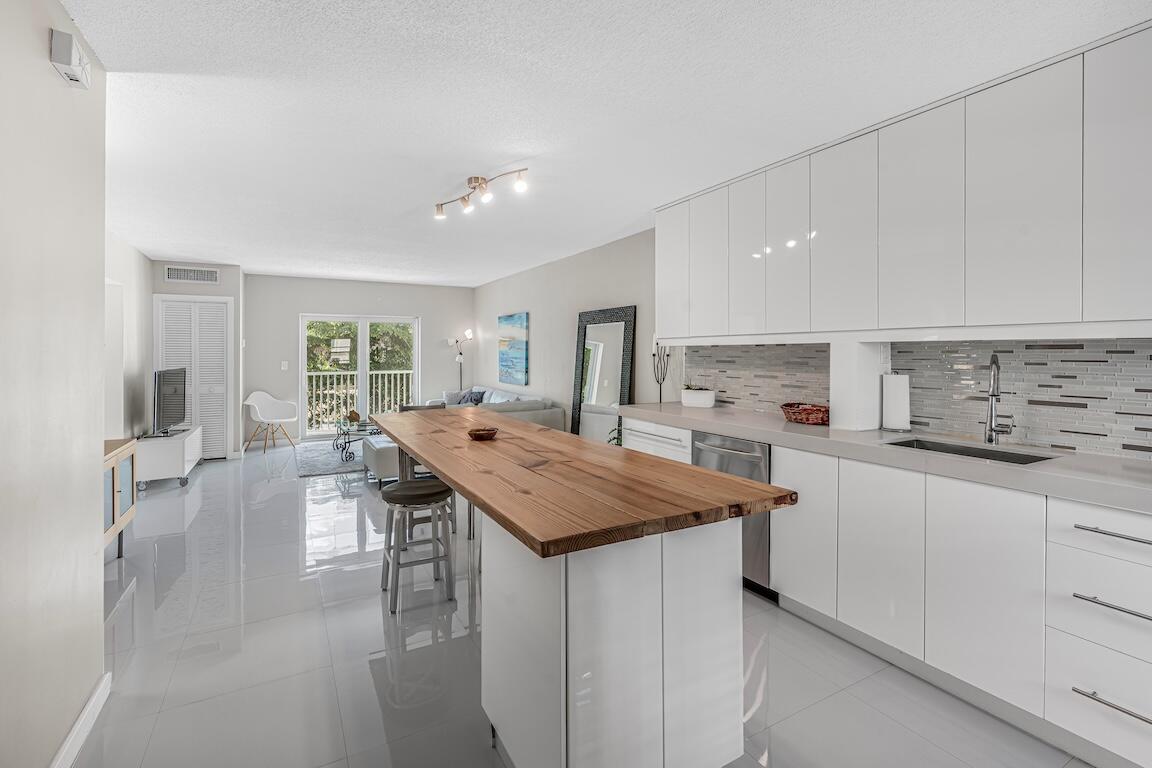 BOCA GOLFVIEW CONDO - Residential Lease