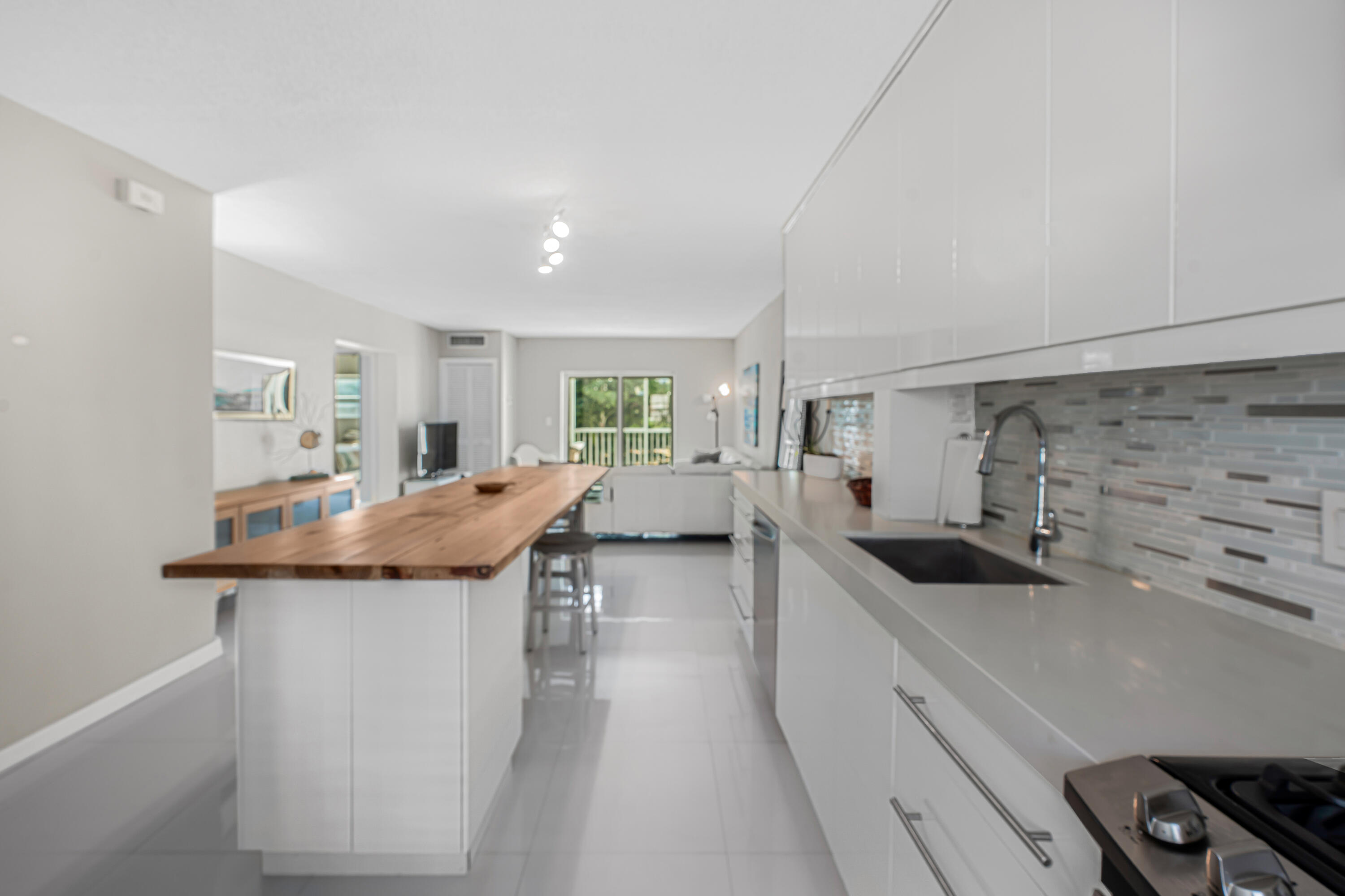 BOCA GOLFVIEW CONDO - Residential Lease