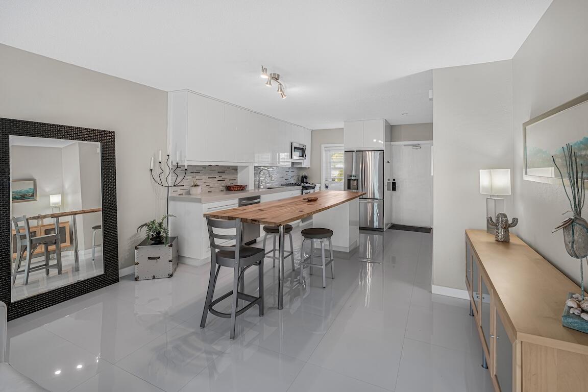 BOCA GOLFVIEW CONDO - Residential Lease