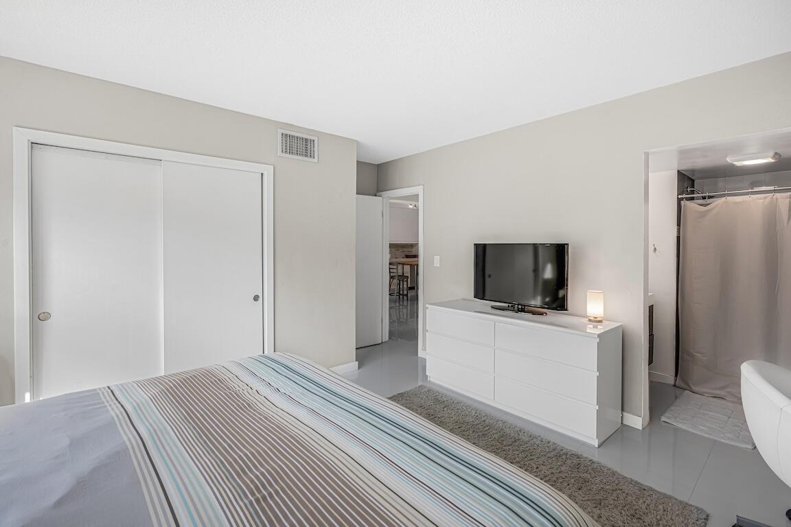 BOCA GOLFVIEW CONDO - Residential Lease