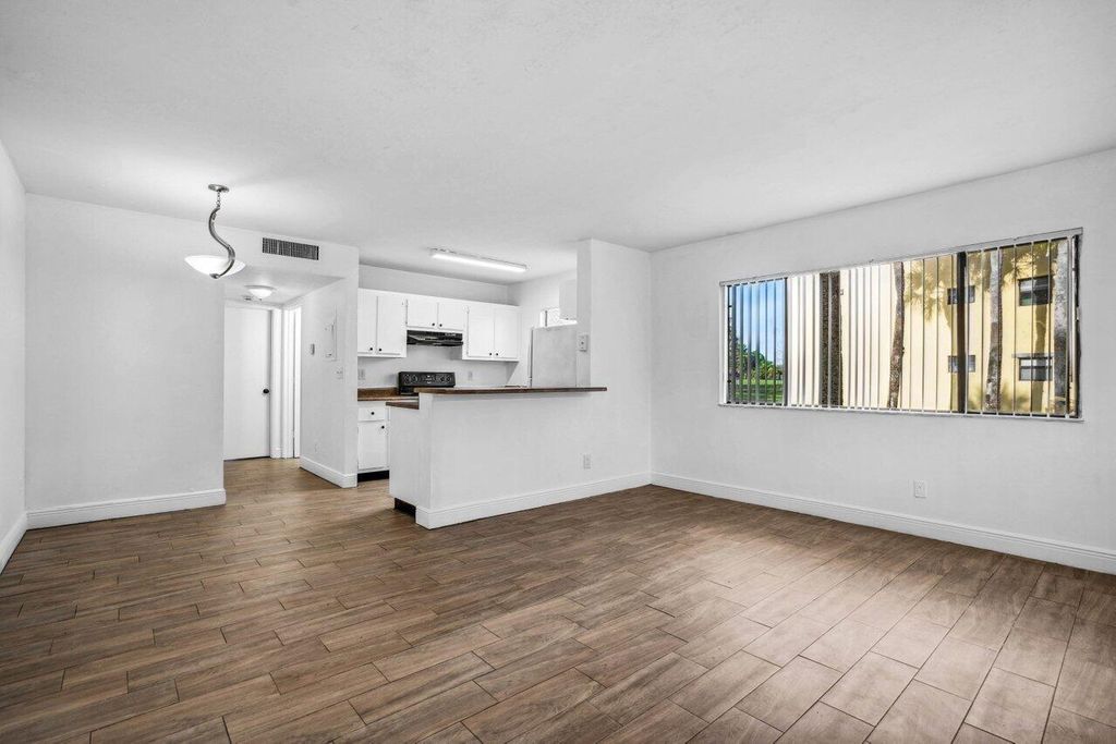 Photo of 1618 Meadows Circle W, Boynton Beach, FL 33436 (MLS # R11093941)