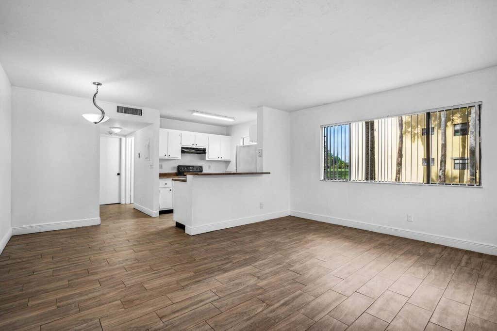 Photo of 1618 Meadows Circle W, Boynton Beach, FL 33436 (MLS # R11093941)