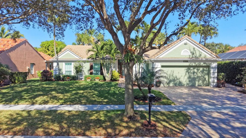 Photo of 10299 Hunt Club Lane, Palm Beach Gardens, FL 33418 (MLS # R11156044)