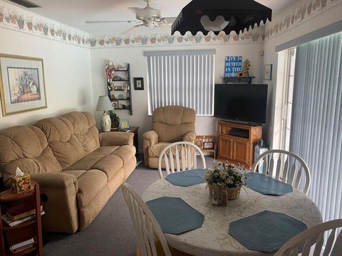 Single Family Residence in Fort Lauderdale FL 6101 19th Ave Ave 5.jpg