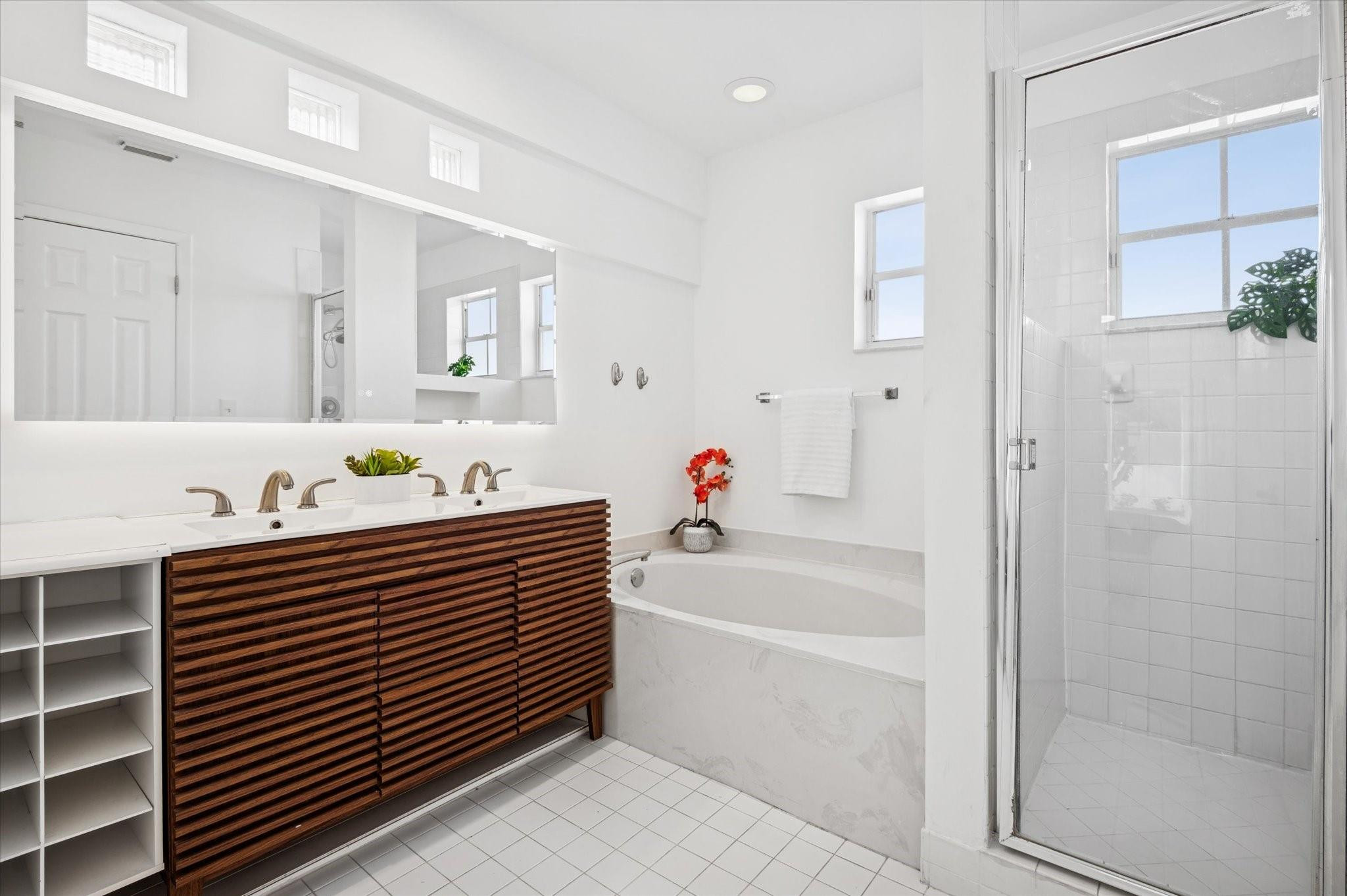 Cocopalms 154-41 B - Residential