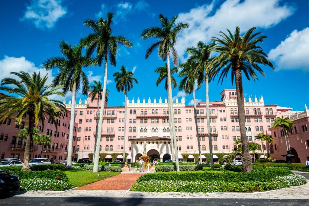 BEACH HOUSE CONDO - Residential