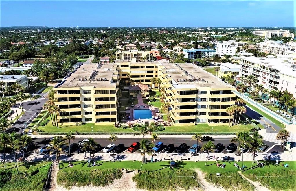 BEACH HOUSE CONDO - Residential