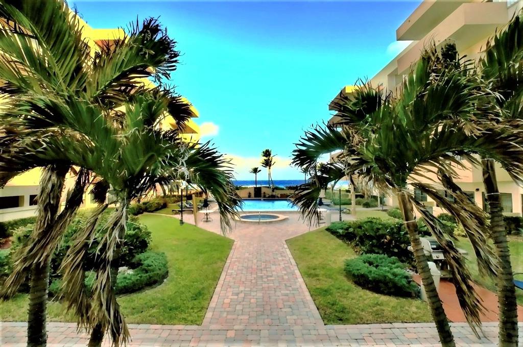 BEACH HOUSE CONDO - Residential