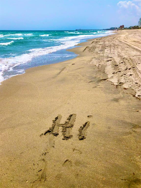 BEACH HOUSE CONDO - Residential