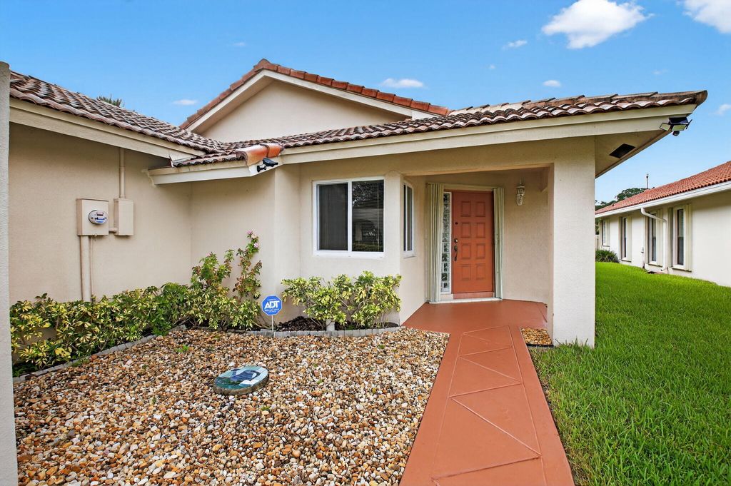 Photo of 6290 Sweet Maple Lane, Boca Raton, FL 33433 (MLS # R11113238)