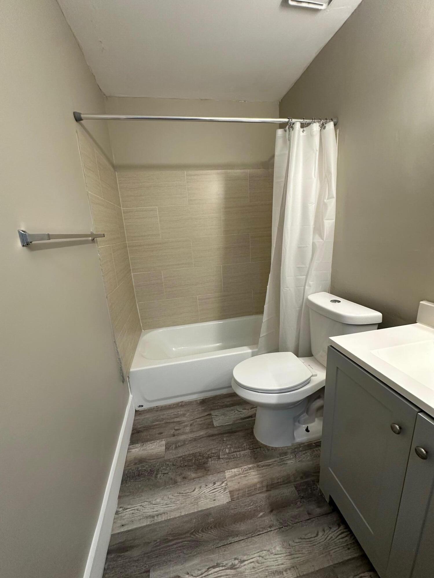 PALM BEACH FARMS CO 7 - Residential Lease