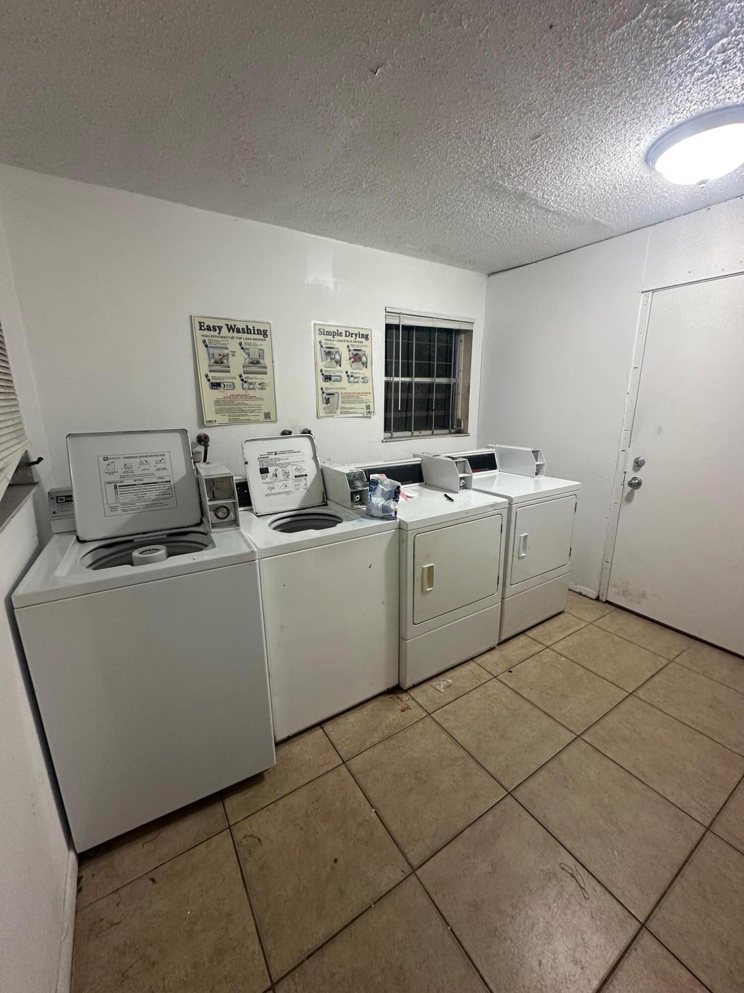 PALM BEACH FARMS CO 7 - Residential Lease