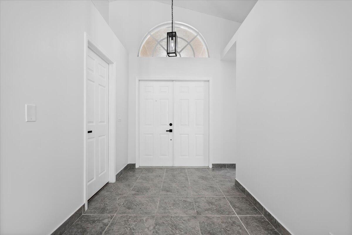 4295 Grosvenor Court