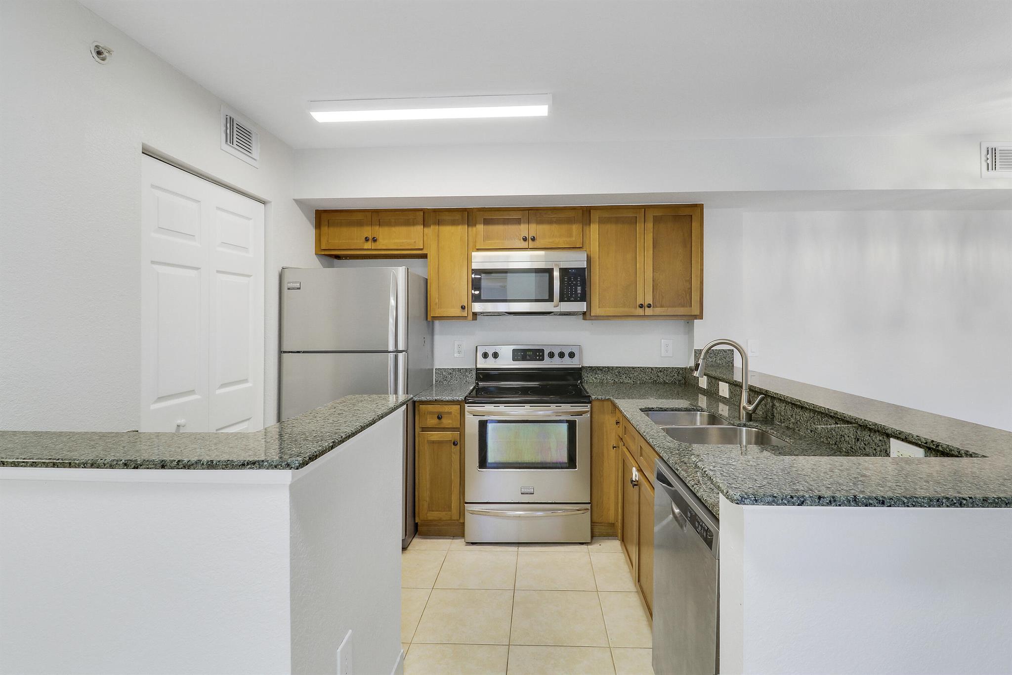 THE CLUB AT ST LUCIE WEST - Residential Lease