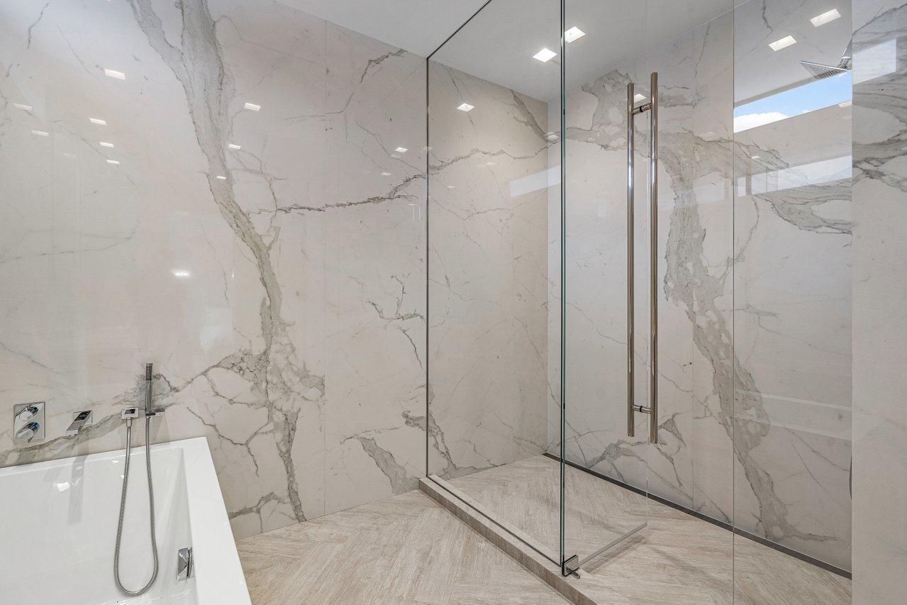 HILLSBORO MILE - Residential