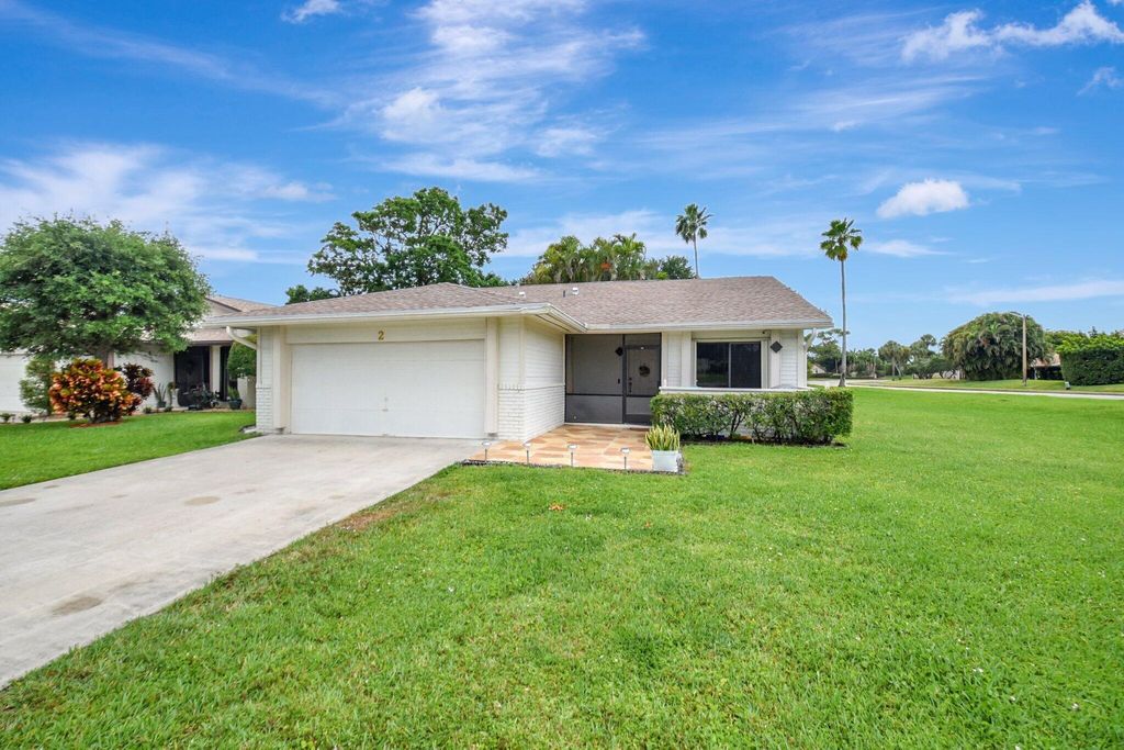 Photo of 2 Fawlkland Circle, Boynton Beach, FL 33426 (MLS # R11080134)