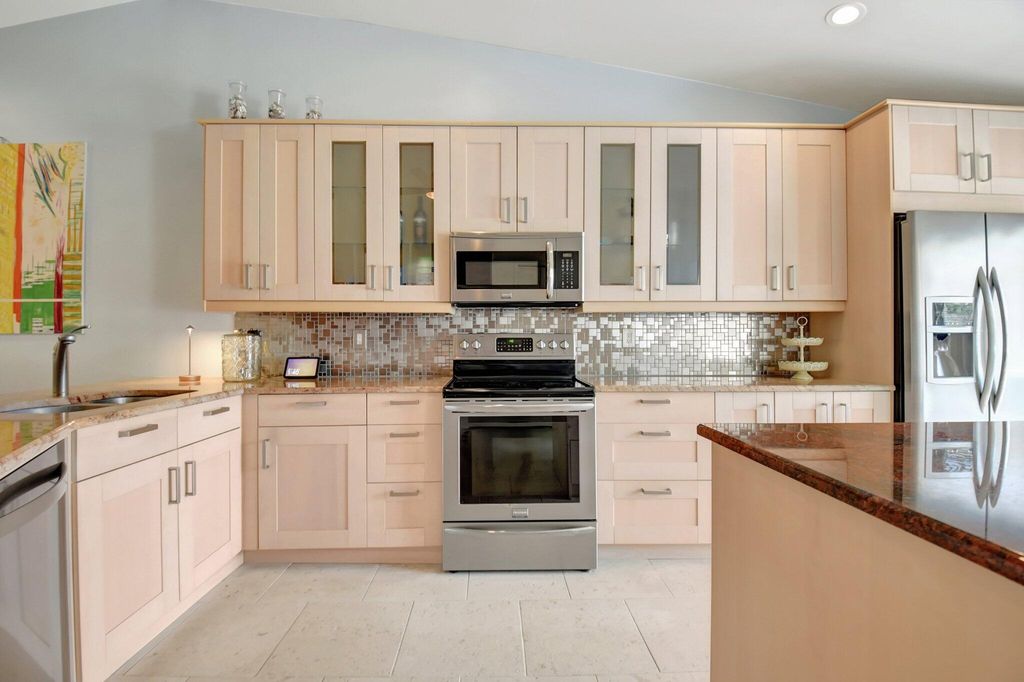 Photo of 2 Fawlkland Circle, Boynton Beach, FL 33426 (MLS # R11080134)