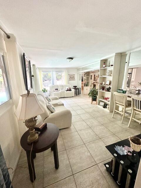 68 W Coconut Drive