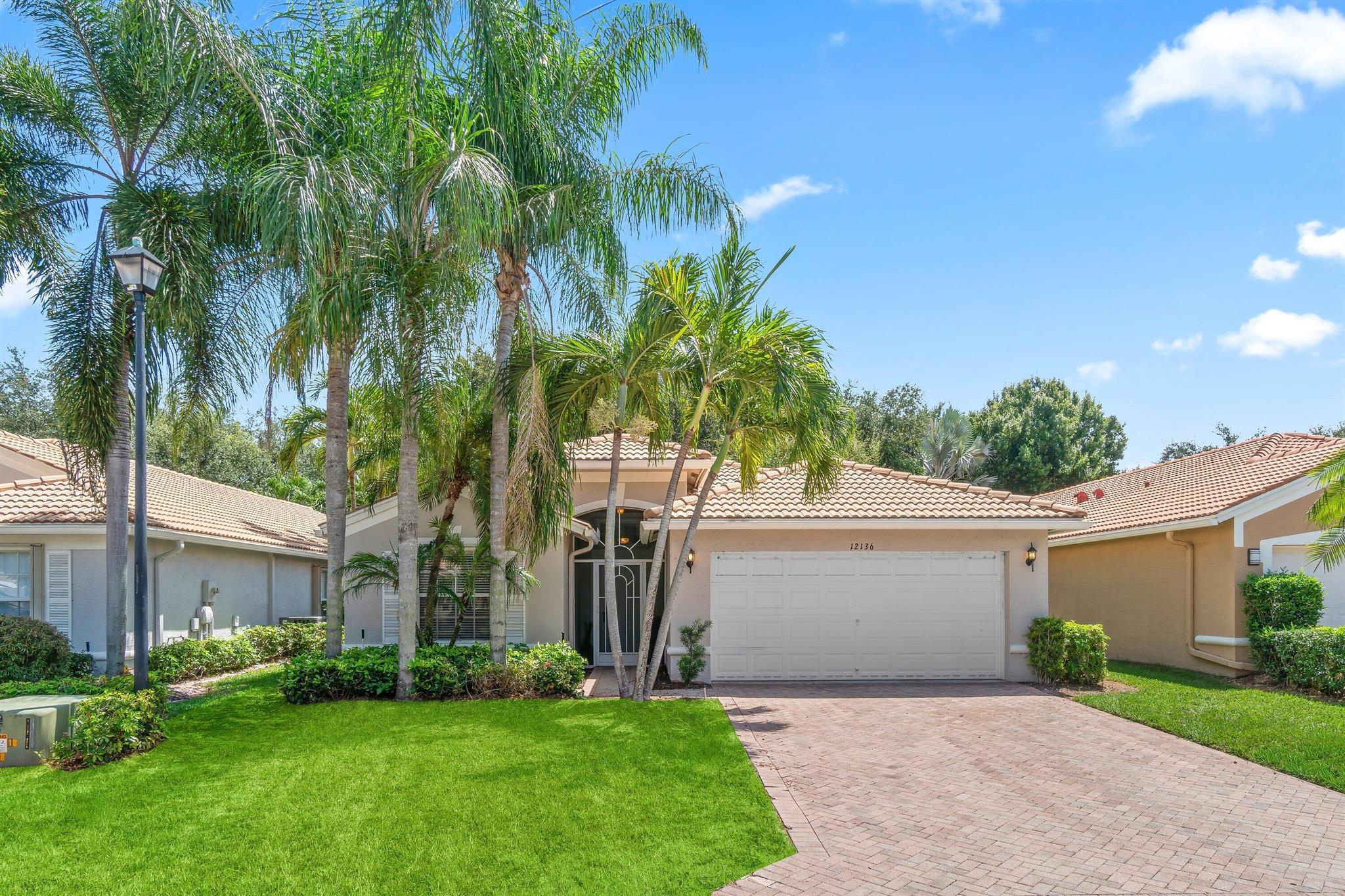 12136 La Vita Way