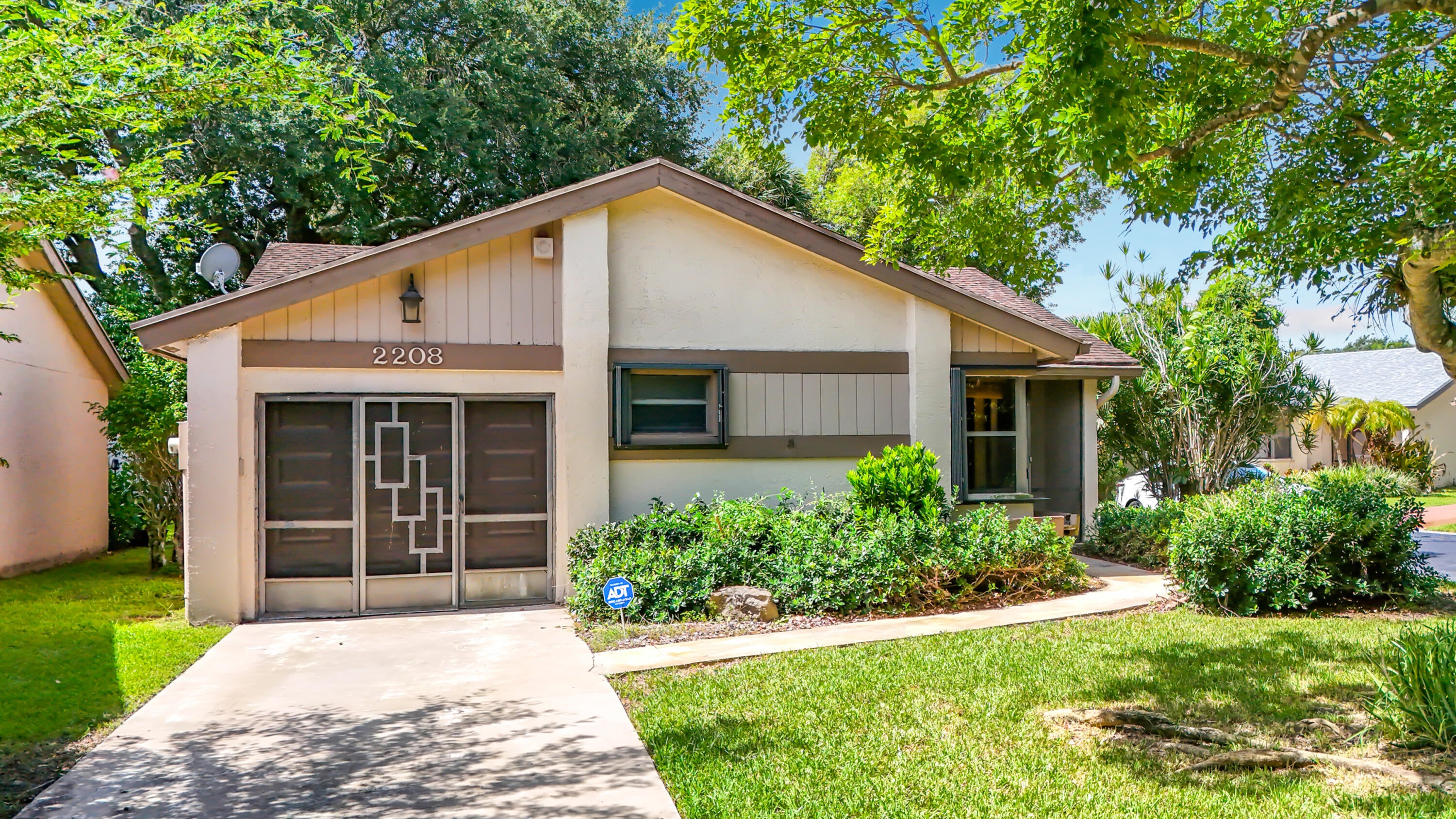 2208 Seagrape Circle, Coconut Creek FL 33066