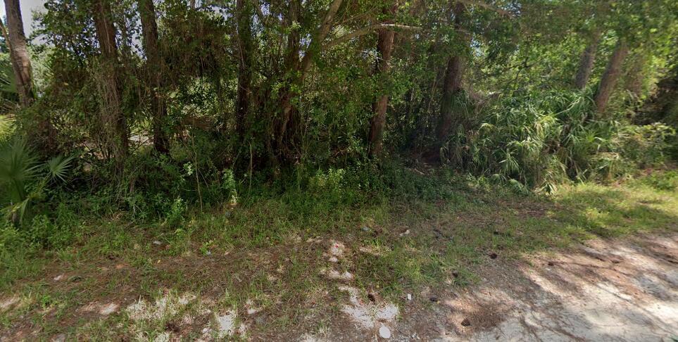 Great opportunity to build your dream home on a beautiful lot in quaint neighborhood of Vero Beach!